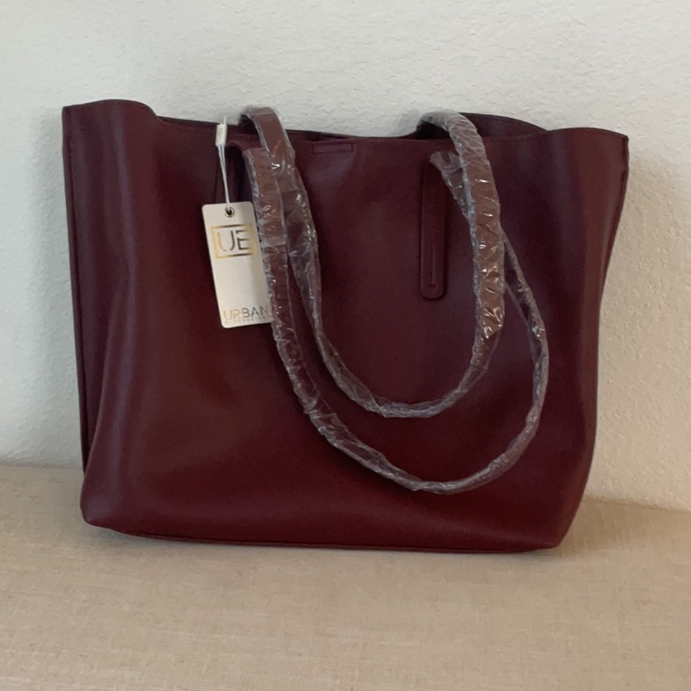 Urban Expression Rosie tote in burgundy